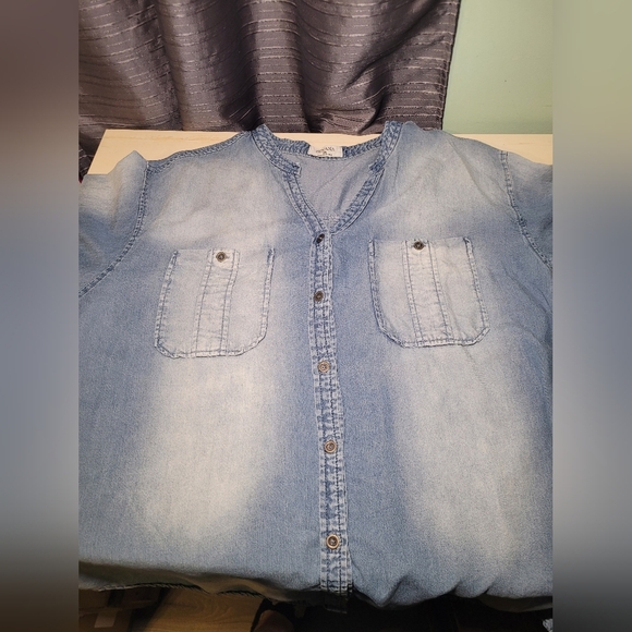 Zenana v neck long sleeve button down size 3X - Picture 8 of 8